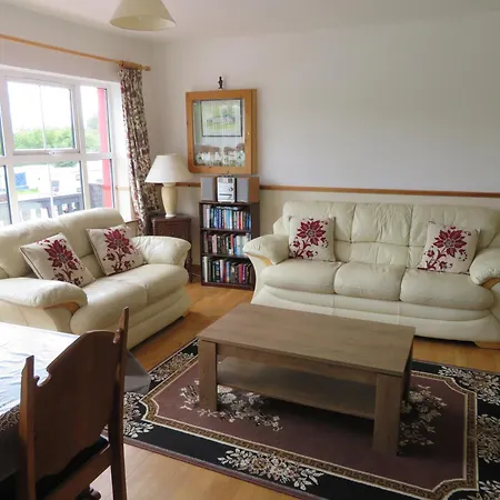 Hungry Hill אכסניה *